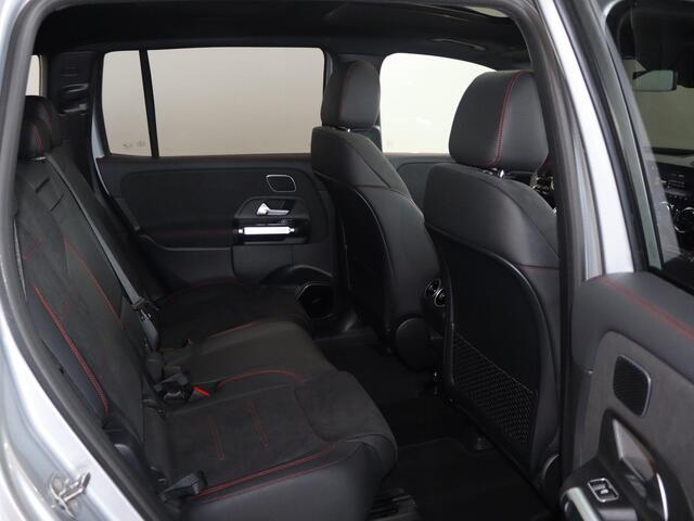 Mercedes-Benz EQB 250+ Business Solution AMG 71 kWh | Night | Panoramadak | Trekhaak | Burmester | Memory stoelen | Head-up display | Sfeerverlichting |