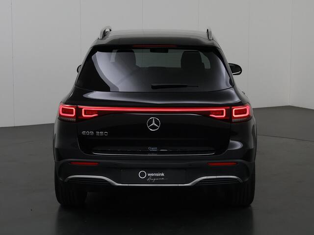 Mercedes-Benz EQB 250 AMG Line 67 kWh | AMG | Stoelverwarming | Apple carplay |