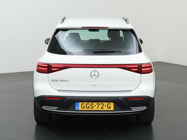 Mercedes-Benz EQB 250+ Business Line 71 kWh | Stoelverwarming | Sfeerverlichting | Achteruitrijcamera |