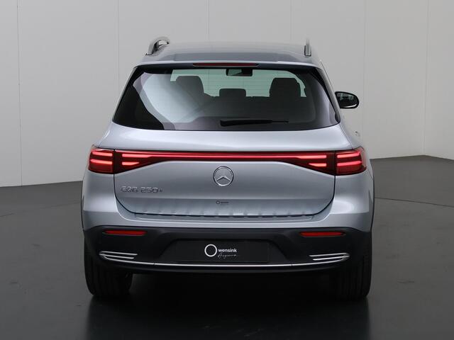 Mercedes-Benz EQB 250+ Essential Line 71 kWh | Stoelverwarming | Parktronic | Achteruitrijcamera |