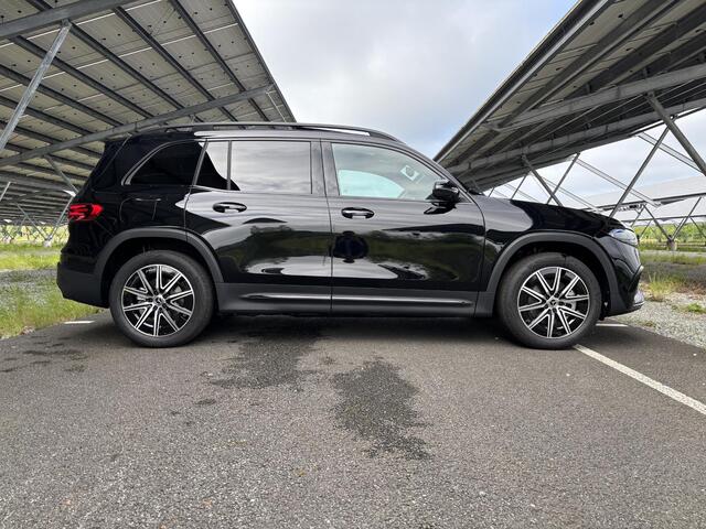 Mercedes-Benz EQB 250+ AMG Line 7p. 71 kWh | Night | 360 camera | Panoramadak | Sfeerverlichting | Stoelverwarming |