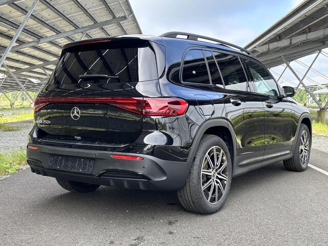 Mercedes-Benz EQB 250+ AMG Line 7p. 71 kWh | Night | 360 camera | Panoramadak | Sfeerverlichting | Stoelverwarming |