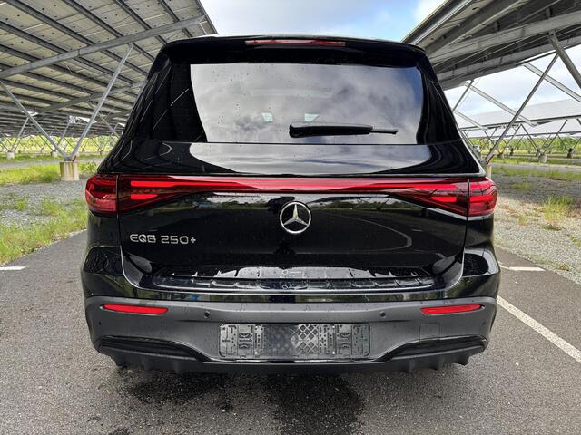 Mercedes-Benz EQB 250+ AMG Line 7p. 71 kWh | Night | 360 camera | Panoramadak | Sfeerverlichting | Stoelverwarming |