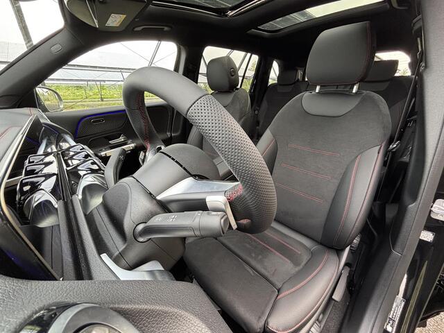 Mercedes-Benz EQB 250+ AMG Line 7p. 71 kWh | Night | 360 camera | Panoramadak | Sfeerverlichting | Stoelverwarming |