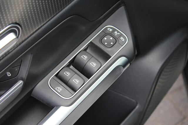 Mercedes-Benz EQB 250 | Distronic | Memory | Camera