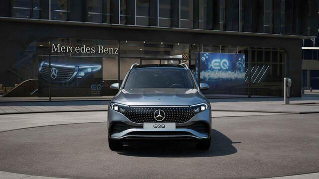 Mercedes-Benz EQB 250+ Business Solution AMG 71 kWh Panorama dak | Trekhaak