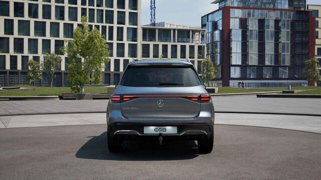 Mercedes-Benz EQB 250+ Business Solution AMG 71 kWh Panorama dak | Trekhaak