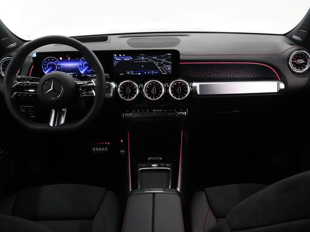 Mercedes-Benz EQB 250+ AMG Line 71 kWh | Verstelbare demping | Panoramaschuifdak | Keyless go | Stoelverwarming |