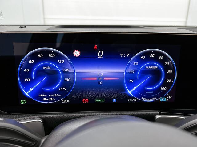 Mercedes-Benz EQB 250+ Business Solution AMG 71 kWh | Trekhaak | Premium pakket | Parkeerpakket met 360°-camera | KEYLESS-GO comfort pakket | EASY PACK achterklep | Head-up display | Dodehoekassistent | Extra USB-poorten |