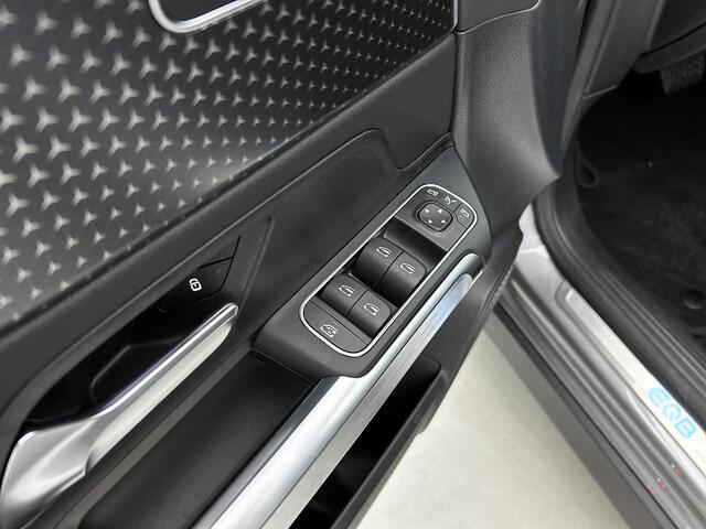 Mercedes-Benz EQB 250+ Business Solution Luxury 7p. 71 kWh | GUARD 360° Voertuigbescherming Plus | EASY PACK achterklep | Parkeerpakket met 360°-camera | Dodehoekassistent |Stoelverwarming voor | Sfeerverlichting | Spiegelpakket |
