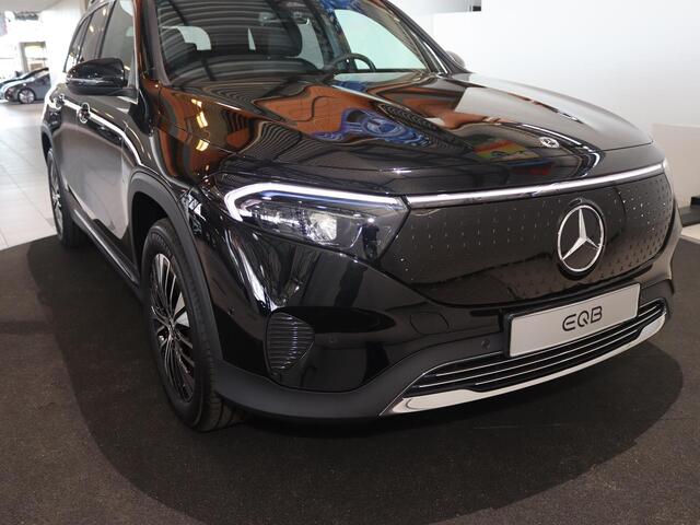 Mercedes-Benz EQB 250+ Business Line 71 kWh | Trekhaak | Panoramaschuifdak | Privacy glas | Distronic | 18-Inch