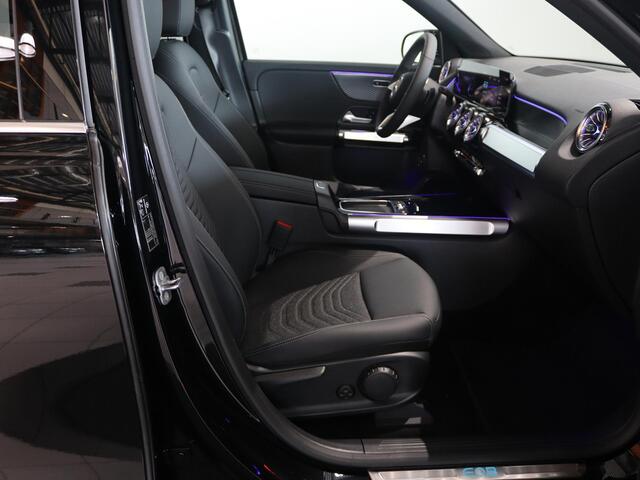 Mercedes-Benz EQB 250+ Business Line 71 kWh | Trekhaak | Panoramaschuifdak | Privacy glas | Distronic | 18-Inch