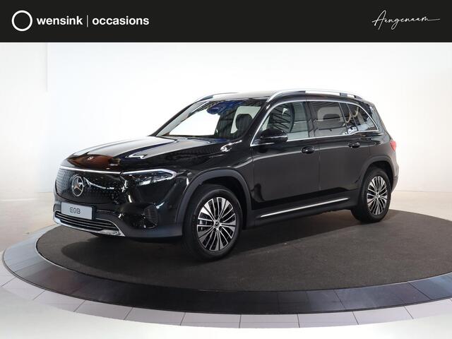 Mercedes-Benz EQB 250+ Business Line 71 kWh | Trekhaak | Panoramaschuifdak | Privacy glas | Distronic | 18-Inch