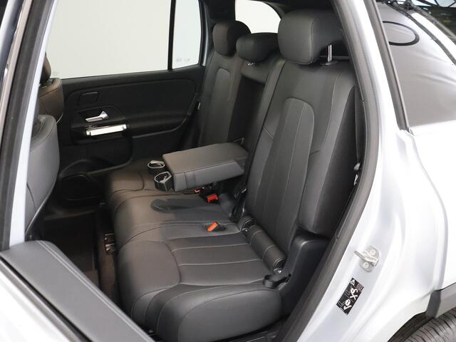 Mercedes-Benz EQB 250+ Luxury Line 71 kWh | Panoramaschuifdak | Winter-pakket | Trekhaak | 360 graden camera |