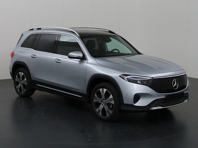 Mercedes-Benz EQB 250+ Luxury Line 71 kWh | Panoramaschuifdak | Winter-pakket | Trekhaak | 360 graden camera |