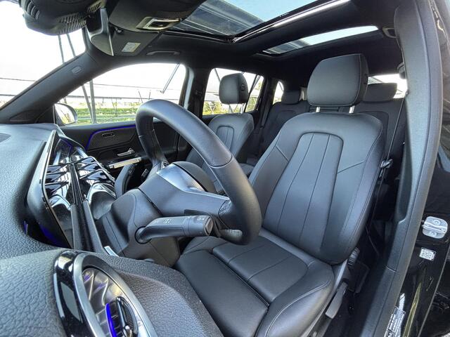 Mercedes-Benz EQB 250+ Luxury Line 71 kWh | Panoramadak | Trekhaak | Sfeerverlichting | Parkeercamera | Stoelverwarming |