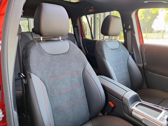 Mercedes-Benz EQB 250+ Business Solution AMG 71 kWh | Panoramadak | Burmester | Night Pakket | 360° Camera | Elektrisch Verstelbare Stoelen + Memory | Head-up Display | Smarthpone-integratie | Keyless-GO | Elektrische achterklep