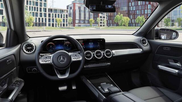 Mercedes-Benz EQB 250 AMG Line 67 kWh | Rijassistentiepakket | Panoramadak | Headup | Lederen bekleding | Stoelventilatie |