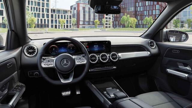 Mercedes-Benz EQB 250 AMG Line 67 kWh | Elektrische achterklep | Stoelverwarming | Augmented reality |