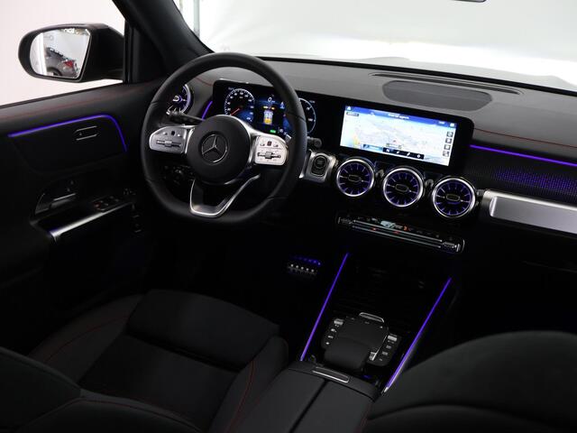 Mercedes-Benz EQB 300 4MATIC AMG NIGHT Premium 67 kWh | Panoramadak | Sfeerverlichting | Apple Carplay | Stoelverwarming | Achteruitrijcamera |