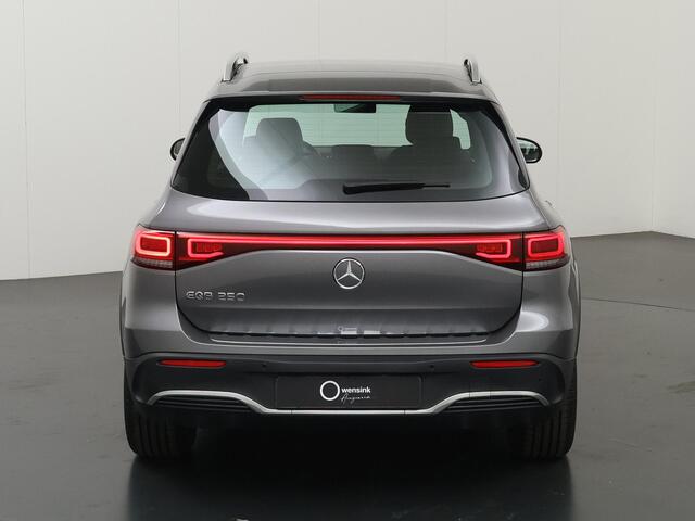 Mercedes-Benz EQB 250 AMG Line 67 kWh | Elektrische achterklep | Stoelverwarming | Augmented reality |