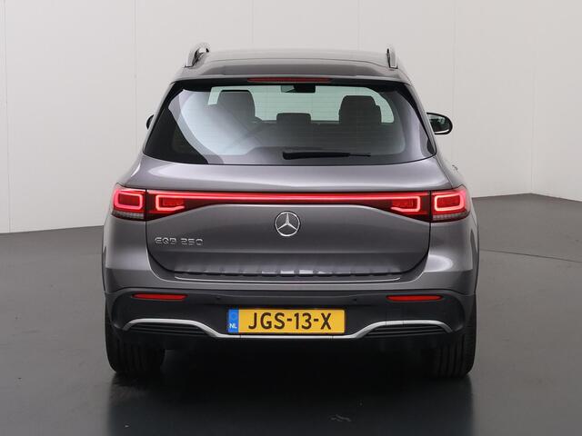 Mercedes-Benz EQB 250 AMG Line 71 kWh | Augmented reality | Stoelverwarming | Elektrische achterklep |