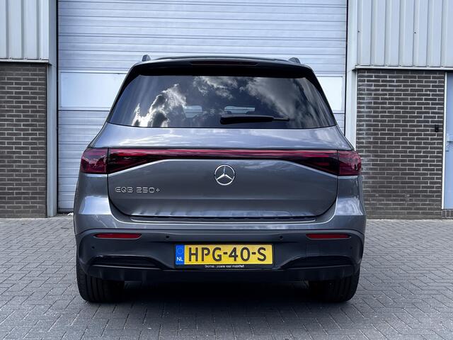 Mercedes-Benz EQB 250+ Business Solution AMG | Panoramadak | Night Pakket | Burmester Surround Sound | 360° Camera | Head-up Display | Dodehoekassistent | Elektrisch Verstelbare Stoelen + Memory | Stoelverwarming | Sfeerverlichting | Apple CarPlay | Android Auto