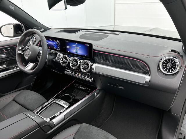 Mercedes-Benz EQB 250+ Business Solution AMG 7p. 71 kWh | Derde zitrij | Memorypakket | Augmented Reality navigatie | Head-up display | Burmester® 3D sound systeem | 360° camera | Panoramaschuifdak |