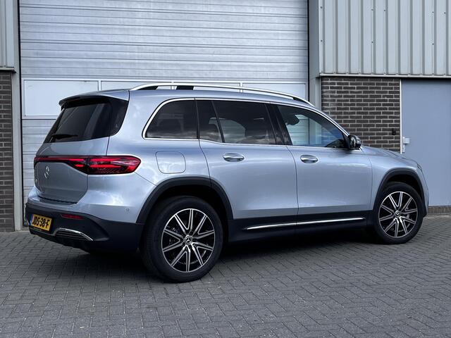 Mercedes-Benz EQB 250+ AMG | Panoramadak | 360° Camera | Dodehoekassistent | Donkergetint Glas Achter | Apple CarPlay | Android Auto | Advanced Sound System | Sfeerverlichting | Stoelverwarming | Verschuifbare Stoelen Achter | Elektrisch Inklapbare Buitenspiegels