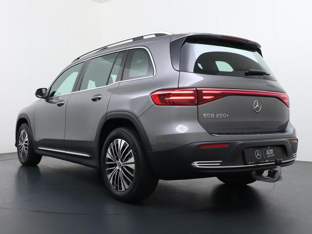 Mercedes-Benz EQB 250+ Business Solution Luxury 71 kWh Accu | Distronic Cruise Control | Panorama - Schuifdak | Memorystoelen | Trekhaak Wegklapbaar | Apple Carplay & Android Auto | DAB+ Radio