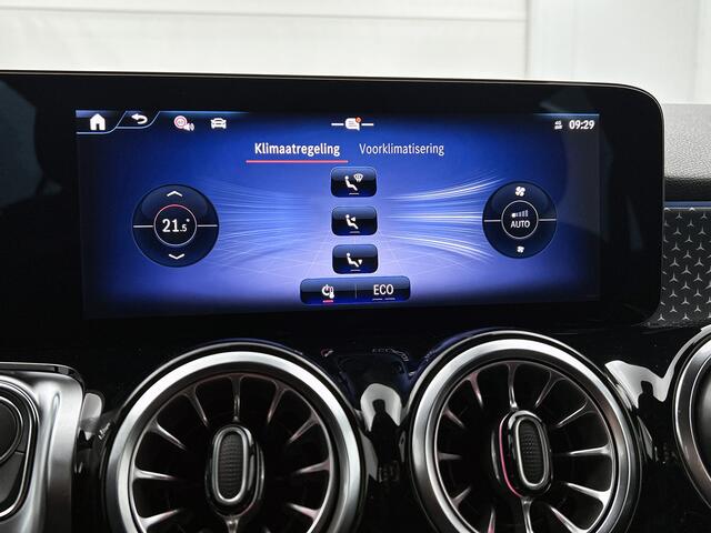 Mercedes-Benz EQB 250+ Business Solution Luxury 71 kWh | Panoramaschuifdak | Smartphone integratie | Dodehoekassistent | Extra USB-poorten | Stoelverwarming | Sfeerverlichting | EASY PACK achterklep |
