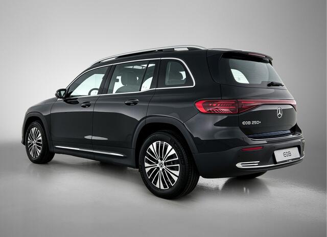 Mercedes-Benz EQB 250+ Business Solution Luxury 71 kWh | Panoramaschuifdak | Smartphone integratie | Stoelverwarming | Sfeerverlichting | Easypack achterklep | Dodehoekassistent |