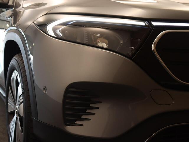 Mercedes-Benz EQB 250 Business Line 67 kWh - ELEKTRISCHE ACHTERKLEP - KEYLESS ENTRY/ START - 18 INCH LICHT METALEN VELGEN - NAVIGATIE - APPLE CARPLAY/ ANDROID AUTO - VOORSTOELEN VERWARMD - LAGE KILOMETERSTAND - ACHTERBANK VERSCHUIFBAAR