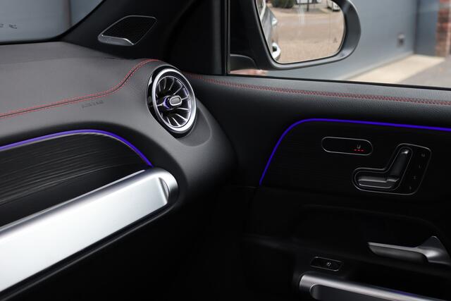 Mercedes-Benz EQB 350 4MATIC AMG Line 71 kWh | 40.500,- Netto | Distronic | Memory | HUD | Verwarmd Stuurwiel | Trekhaak | Burmester | Panoramadak | Keyless Go | Surround Camera | Vario-Achterbank |