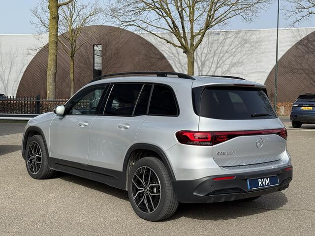 Mercedes-Benz EQB 250+ AMG Line 7p. 71 kWh | SOH 99% | 7 PERSOONS| ELEKTRISCHE ACHTERKLEP| STOELVERWARMING| DODE HOEK SENSOR| SFEERVERLICHTING| APPLE CARPLAY/ ANDROID AUTO