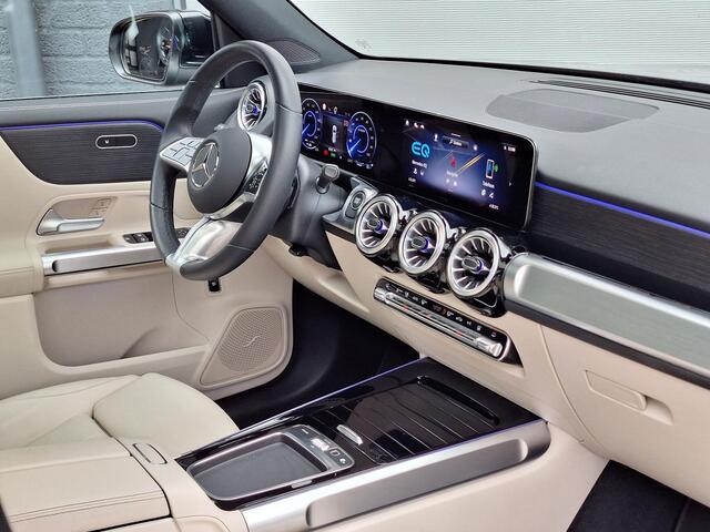 Mercedes-Benz EQB 250+ Luxury Line | Beige Interieur | Panoramadak | Dodehoekassistent | Apple CarPlay | Android Auto | Advanced Sound System | Sfeerverlichting | Stoelverwarming | Verschuifbare Achterstoelen | Achteruitrijcamera | Elektrisch Inklapbare Buitenspiegels