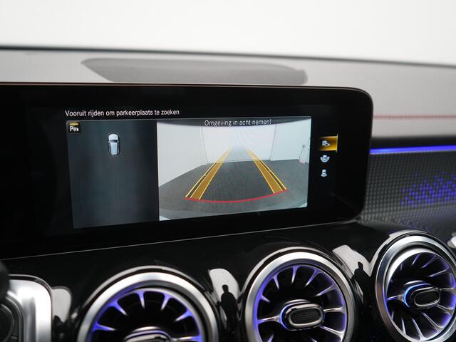 Mercedes-Benz EQB 300 4MATIC AMG Line 69,7 kWh 228pk Dealer O.H. | Trekhaak Af Fabriek | Camera | MBUX Widescreen Navi | Alcantara Sportstoelen Verwarmd | Sfeerverlichting | Night Pakket | Cruise Control | Virtual | DAB |