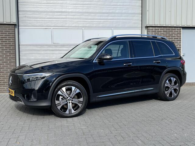 Mercedes-Benz EQB 250+ Luxury Line | Panoramadak | Trekhaak | Dodehoekassistent | Advanced Sound System | Donkergetint Glas Achter | Draadloos Oplaadsysteem Smartphone | Apple CarPlay | Android Auto | Sfeerverlichting | Stoelverwarming