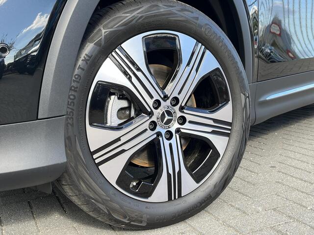 Mercedes-Benz EQB 250+ Luxury Line | Panoramadak | Trekhaak | Dodehoekassistent | Advanced Sound System | Donkergetint Glas Achter | Draadloos Oplaadsysteem Smartphone | Apple CarPlay | Android Auto | Sfeerverlichting | Stoelverwarming