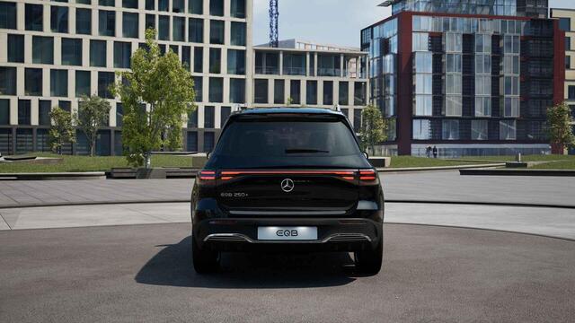 Mercedes-Benz EQB 250+ AMG Line 71 kWh | Trekhaak | Widescreen | Sfeerverlichting | Stoelverwarming |
