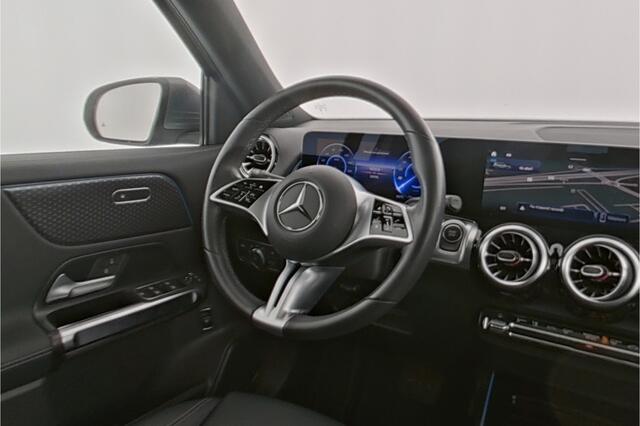 Mercedes-Benz EQB 250+ Business Line 7p. 71 kWh 7 Persoons | Panorama Schuif-Kanteldak | Ledkoplampen | EASY PACK achterklep | Parkeerpakket met achteruitrijcamera. Inclusief 24 maanden MB Certified garantie voor Europa.