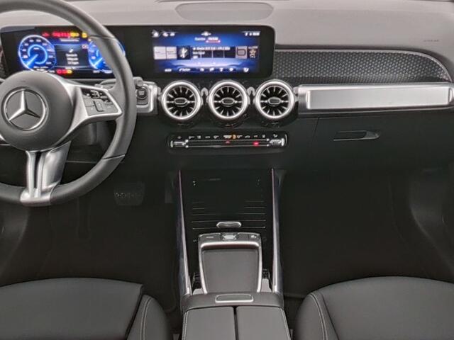 Mercedes-Benz EQB 250+ Business Line 71 kWh Ledkoplampen | Parkeerpakket met achteruitrijcamera | Stoelverwarming | Stuurverwarming | Apple CarPlay. Inclusief 24 maanden MB Certified garantie voor Europa.