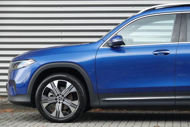 Mercedes-Benz EQB 250+ Luxury Line 71 kWh | Panoramadak | Distronic | Camera | Sfeer |