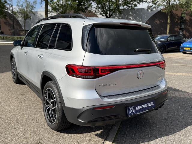 Mercedes-Benz EQB 300 4MATIC AMG Line 7p. 67 kWh | SOH 98% | NIGHT PAKKET | 360 CAMERA| 7 PERSOONS | RIJKLAAR + 12 MND BOVAG GARANTIE | STOEL VERWARMING | DODE HOEK |