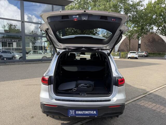 Mercedes-Benz EQB 300 4MATIC AMG Line 7p. 67 kWh | SOH 98% | NIGHT PAKKET | 360 CAMERA| 7 PERSOONS | RIJKLAAR + 12 MND BOVAG GARANTIE | STOEL VERWARMING | DODE HOEK |