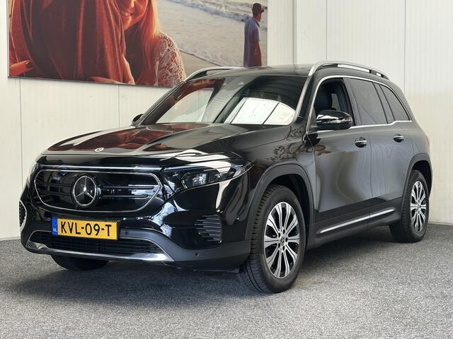 Mercedes-Benz EQB 300 4MATIC AMG LINE 67 KWH ADAPTIVE CRUISE CONTROL 360 CAMERA NAVIGATIE GLAZEN PANORAMA SCHUIF/KANTELDAK RIJSTROOKSENSOREN DODEHOEKSENSOREN KEYLESS GO. ZEER MOOI !!