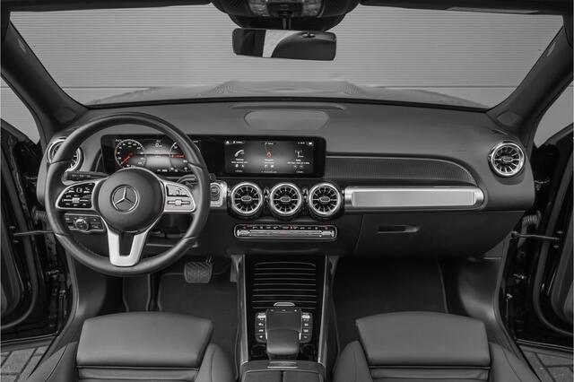 Mercedes-Benz EQB 300 4MATIC 67 kWh Pano Distronic Plus Multi Contourstoelen Memory Keyless