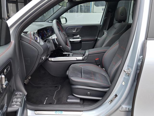 Mercedes-Benz EQB 250+ Business Solution AMG 71 kWh | Panoramadak | Night Pakket | Burmester Surround | 360° Camera | Head-up Display | Elektrisch Verstelbare Stoelen + Memory | Apple CarPlay | Android Auto