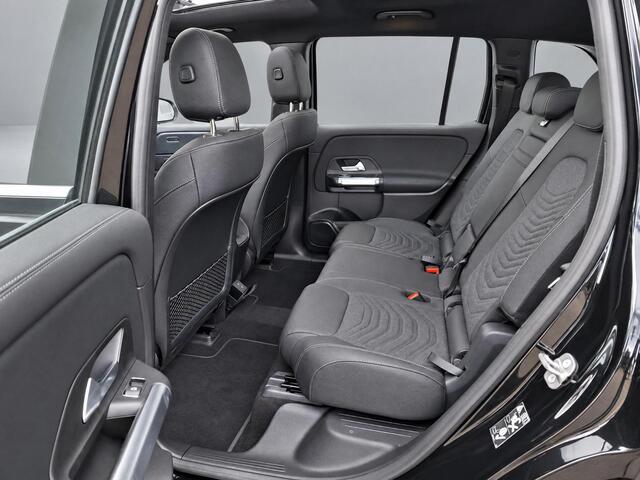Mercedes-Benz EQB 250+ Business Solution Luxury 71 kWh | Panoramadak | Dodehoekassistent | Stoelverwarming | Sfeerverlichting | Apple CarPlay | Android Auto | Verschuifbare Stoelen Achter | Elektrische Achterklep | Elektrisch Inklapbare Buitenspiegels | Achteruitrijcamera | Parkeersensoren