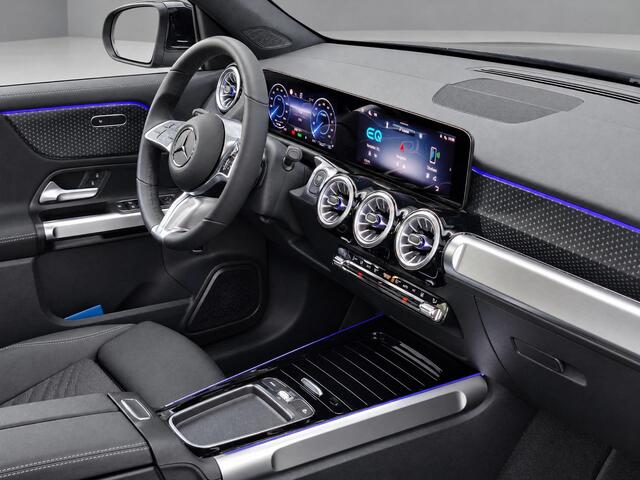 Mercedes-Benz EQB 250+ Business Solution Luxury 71 kWh | Panoramadak | Dodehoekassistent | Stoelverwarming | Sfeerverlichting | Apple CarPlay | Android Auto | Verschuifbare Stoelen Achter | Elektrische Achterklep | Elektrisch Inklapbare Buitenspiegels | Achteruitrijcamera | Parkeersensoren